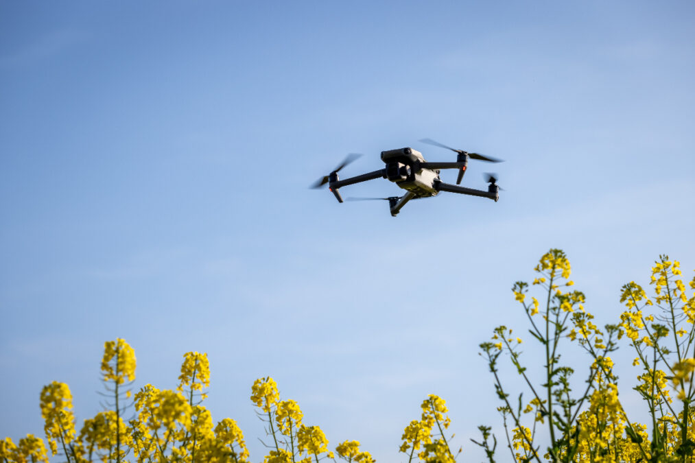 Ρωσία: Μαζική ουκρανική επίθεση με 283 drones – Ξεκινούν πάλι οι συνομιλίες στις ΗΠΑ για τον τερματισμό του πολέμου