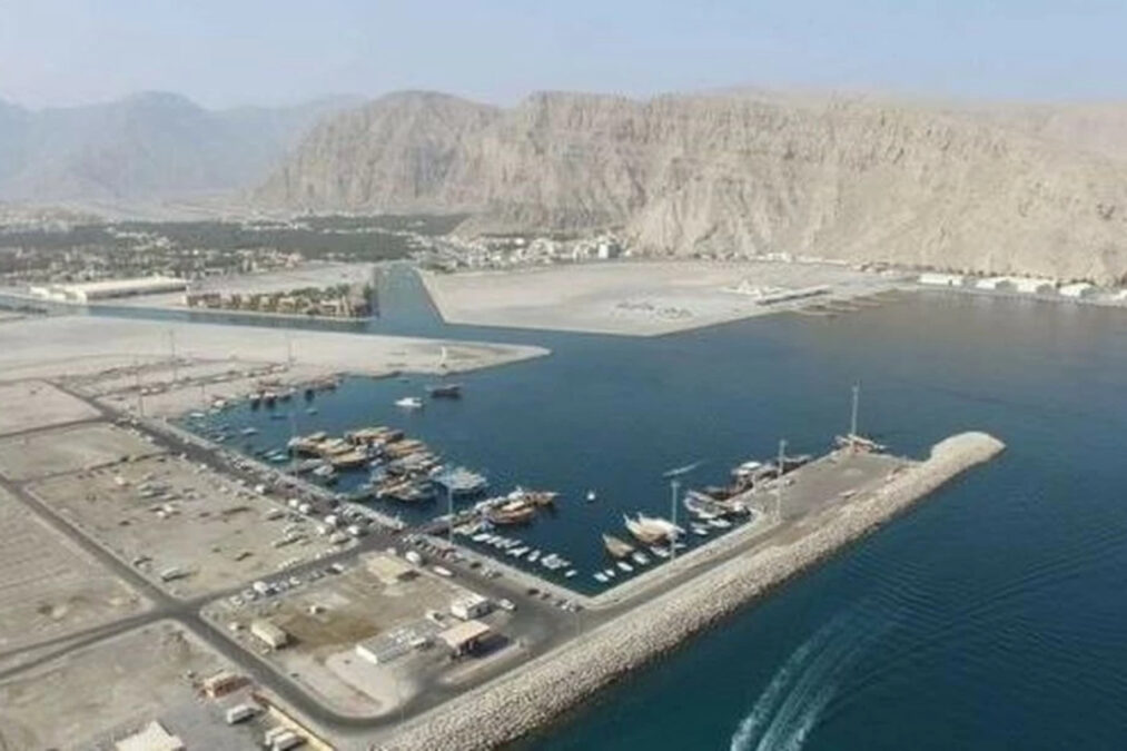 Στενά του Ορμούζ: Χτύπημα σε πετρελαιοφόρο με τραυματισμένα τέσσερα μέλη του πληρώματος