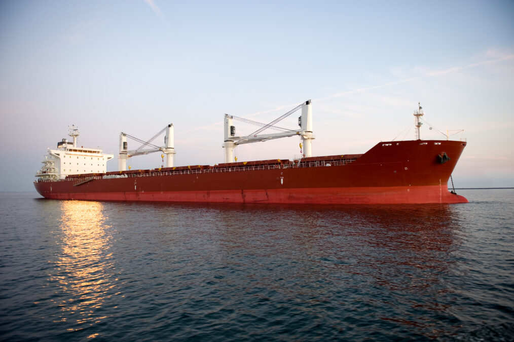 Κατάρ: Η QatarEnergy διακόπτει την παραγωγή LNG – Άνοδος 40% στο φυσικό αέριο