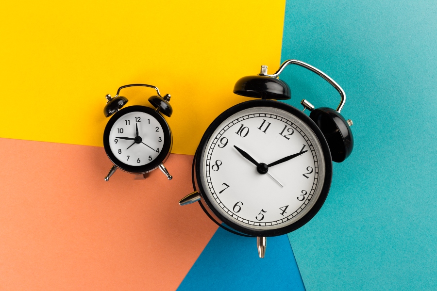 Αλλαγή ώρας 2026: Η μέρα που γυρίζουμε τα ρολόγια μας μια ώρα μπροστά