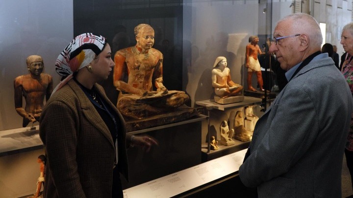 Κακλαμάνης: Η προστασία της παγκόσμιας πολιτιστικής κληρονομιάς αποτελεί κοινή ευθύνη – Επίσκεψη στο Μεγάλο Αιγυπτιακό Μουσείο και τις Πυραμίδες της Γκίζας