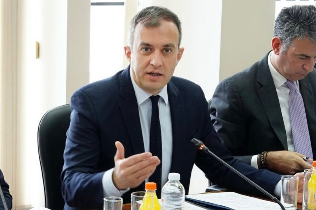 Χατζηβασιλείου: Η Ελλάδα θα παρέχει μόνο τις προβλεπόμενες διευκολύνσεις για τη χρήση της βάσης στη Σούδα