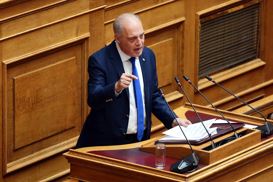 Κ. Βελόπουλος: Με τον κατώτατο μισθό η κυβέρνηση έχει επιδοθεί σε μία προσπάθεια να «βαφτίσει το κρέας – ψάρι»