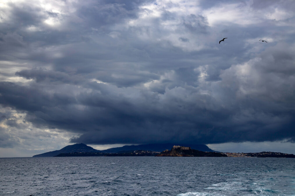 Καιρός: Βροχές και καταιγίδες σε Κυκλάδες, Αν. Αιγαίο, Δωδεκάνησα και Κρήτη