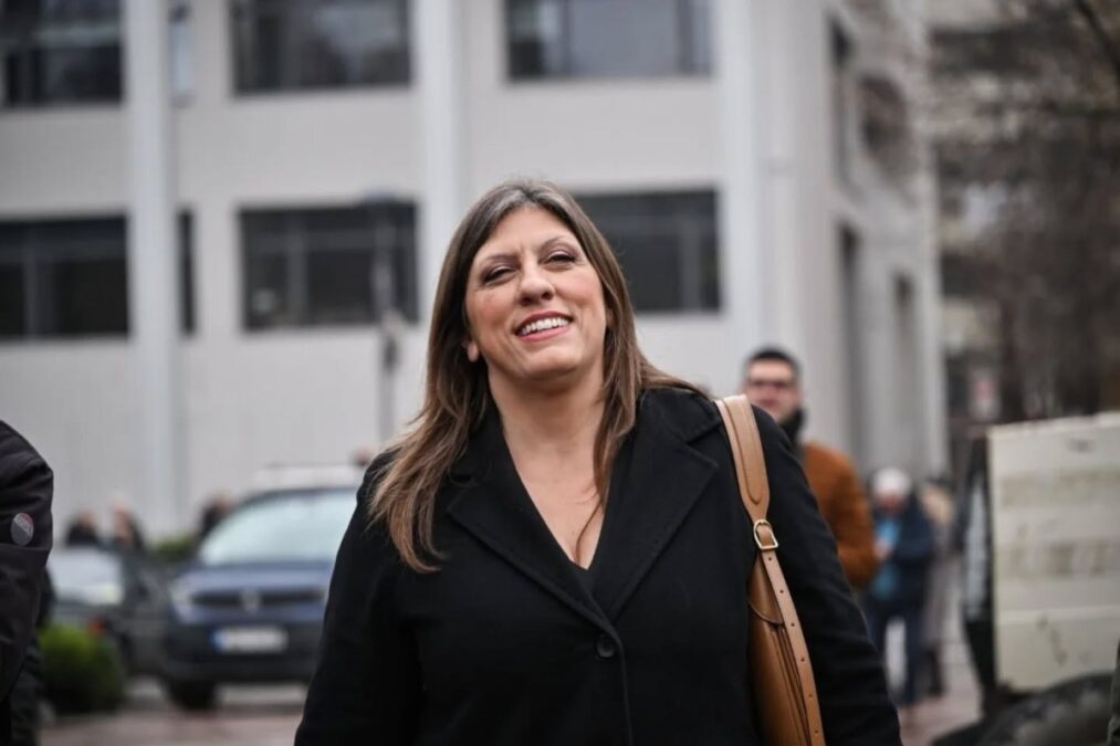 Αυτεπάγγελτη δικογραφία σε βάρος της Κωνσταντοπούλου γιατί βιντεοσκοπούσε αστυνομικούς στη δίκη για τα Τέμπη