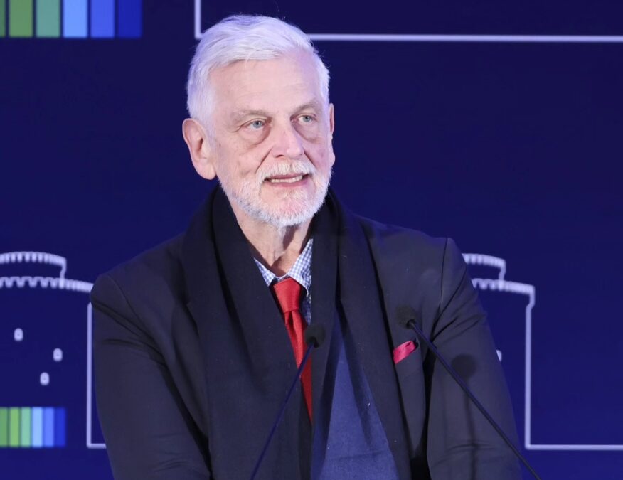 Λοβέρδος για Άγιο Φως: «Η κυβέρνηση θα κάνει ό,τι είναι απαραίτητο για να πραγματοποιηθεί η μεταφορά του»