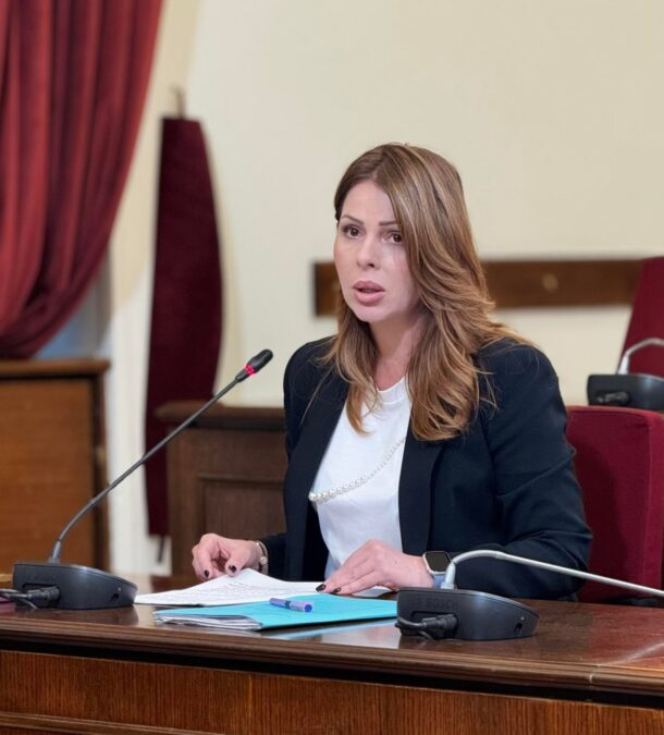 Άρση ασυλίας: «Δεν έχω τίποτα να φοβηθώ» – Η Κατερίνα Παπακώστα ζητά να κριθεί από τη Δικαιοσύνη