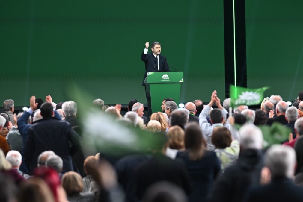 Το ΠΑΣΟΚ μπροστά σε κρίσιμη καμπή: Κυβερνητική Επιλογή ή Συμπληρωματικός Πόλος