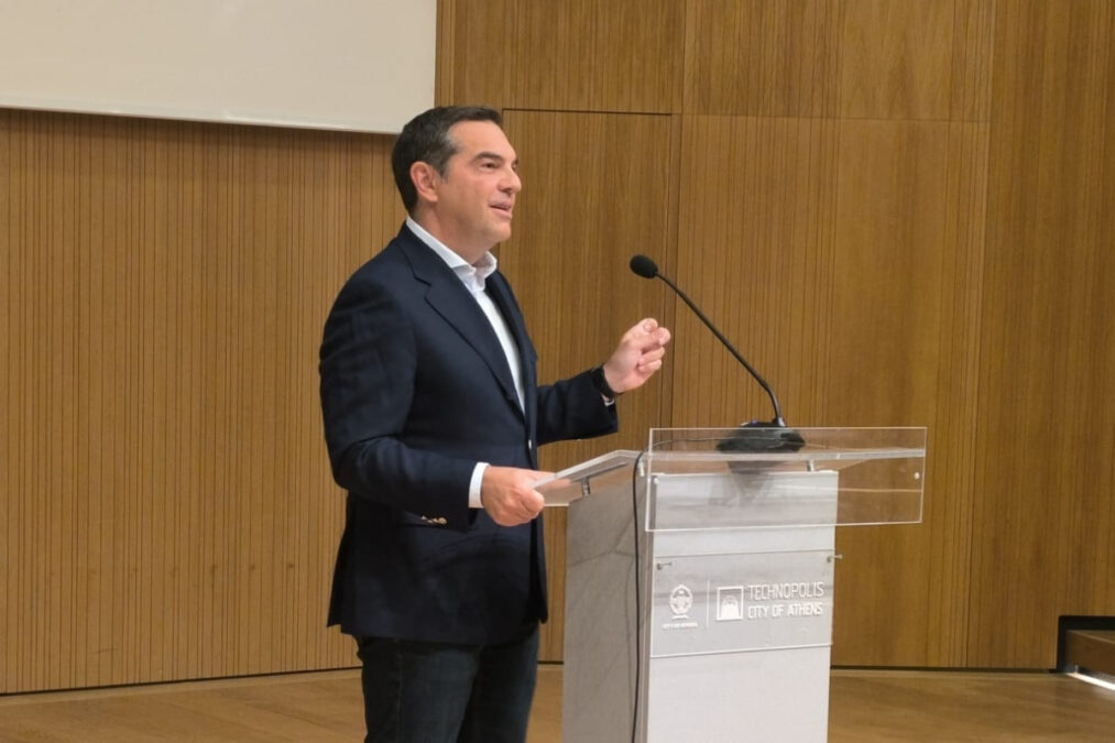 Αλέξης Τσίπρας: «Την άνοιξη αν δεν τη βρεις, τη φτιάχνεις»- Το μήνυμά του για την Ανάσταση