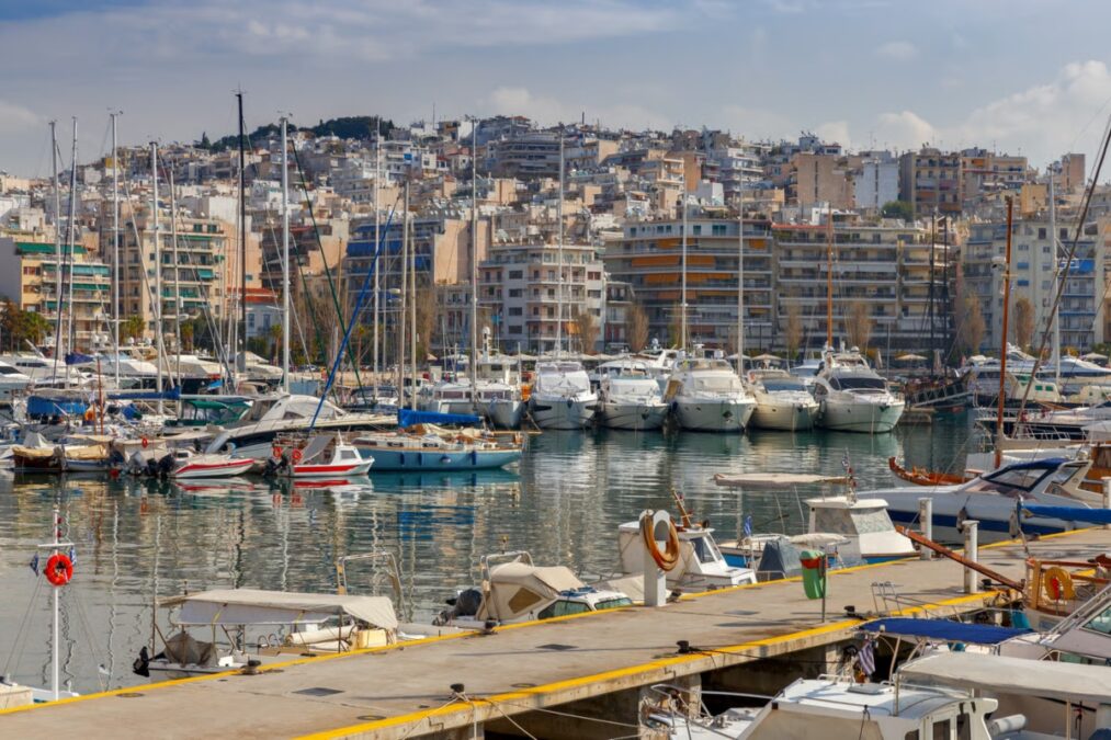 Στα αγκυροβολημένα πλοία και τις καιρικές συνθήκες στρέφεται η έρευνα για την έντονη οσμή που αναστάτωσε την Αττική, αναλυτικά οι εκτιμήσεις των ειδικών