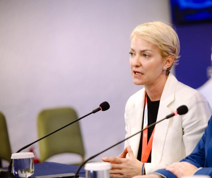 Αλεξάνδρα Σδούκου: Τηρήσαμε όσα υποσχεθήκαμε- Δεν θα αφήσουμε το μπάχαλο της αντιπολίτευσης να γίνει μπάχαλο της χώρας