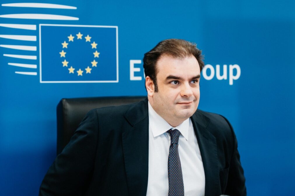 Πιερρακάκης: Η Ελλάδα αποπληρώνει 6,9 δισ. ευρώ χρέους τον Ιούνιο – Aναμένεται να μειωθεί κοντά στο 130% του ΑΕΠ το 2027