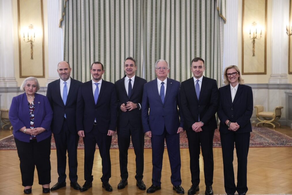 Ορκίστηκαν τα νέα μέλη της κυβέρνησης στο Προεδρικό Μέγαρο
