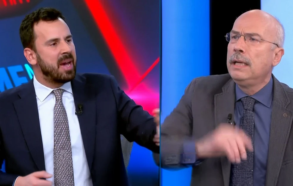 Άγριος τηλεοπτικός καυγάς ανάμεσα σε Ρωμανό και Μαργαρίτη: «Να πας στην Πάνια που ήσουν τραγουδιάρης» – «Αγωγή και μήνυση»