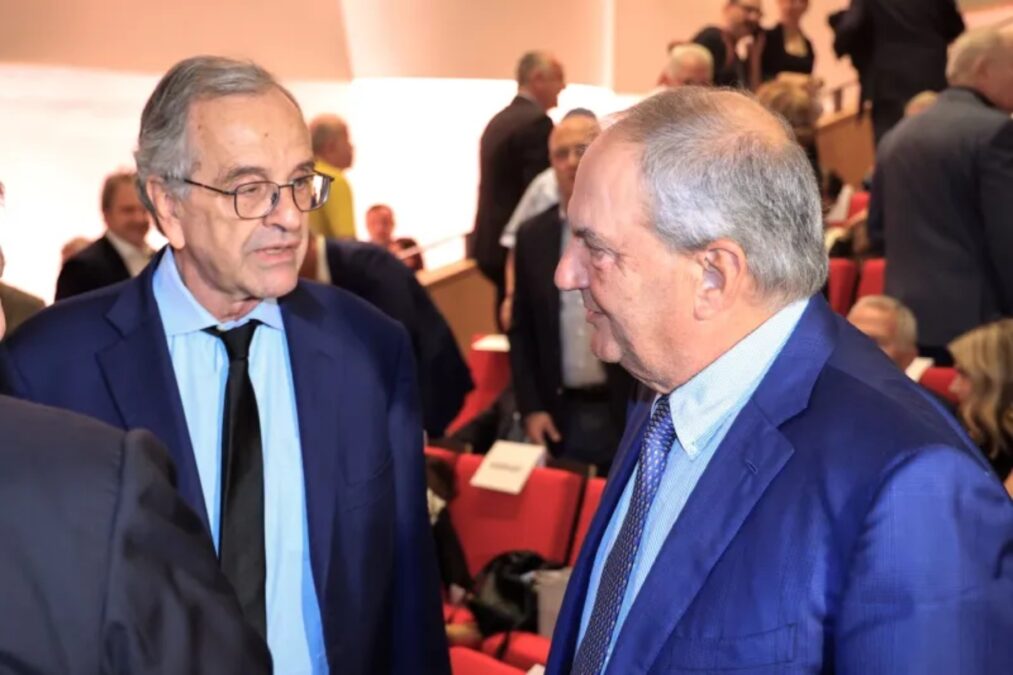 «Πολιτική σύναξη» στην παρουσίαση του βιβλίου του Μιχάλη Σάλλα: Τετ α τετ Σαμαρά – Καραμανλή
