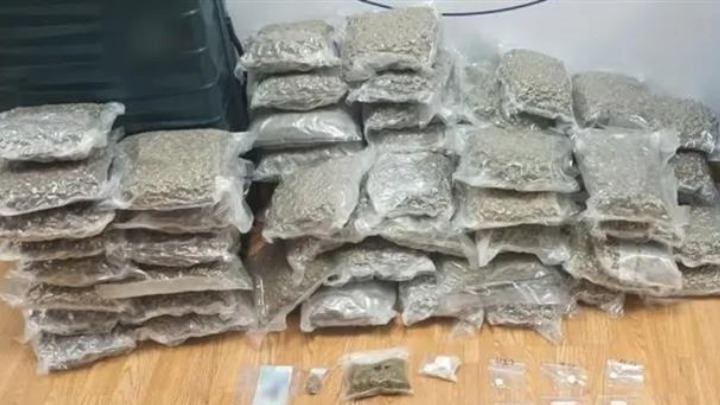 Συνελήφθη 32χρονη στο «Ελ. Βενιζέλος» με περισσότερα από 18,5 κιλά κάνναβης στις αποσκευές της