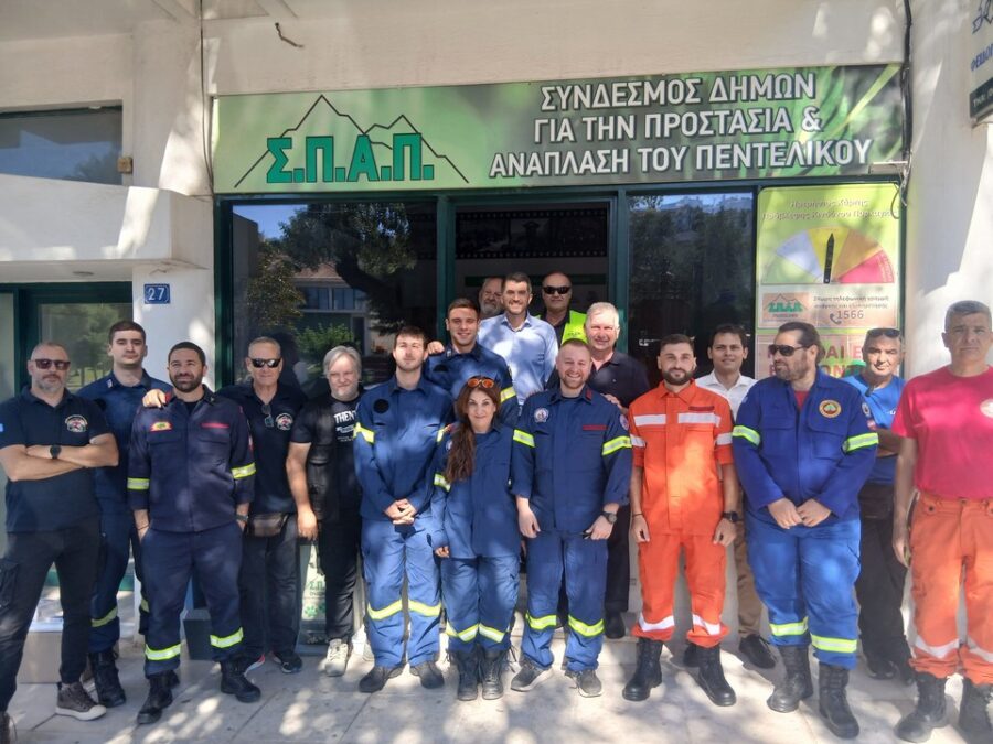 Ο Δήμαρχος Β. Ξυπολυτάς παρέδωσε αναπνευστικές μάσκες και γάντια δασοπυρόσβεσης στις Εθελοντικές ομάδες των Δήμων – Μελών του ΣΠΑΠ