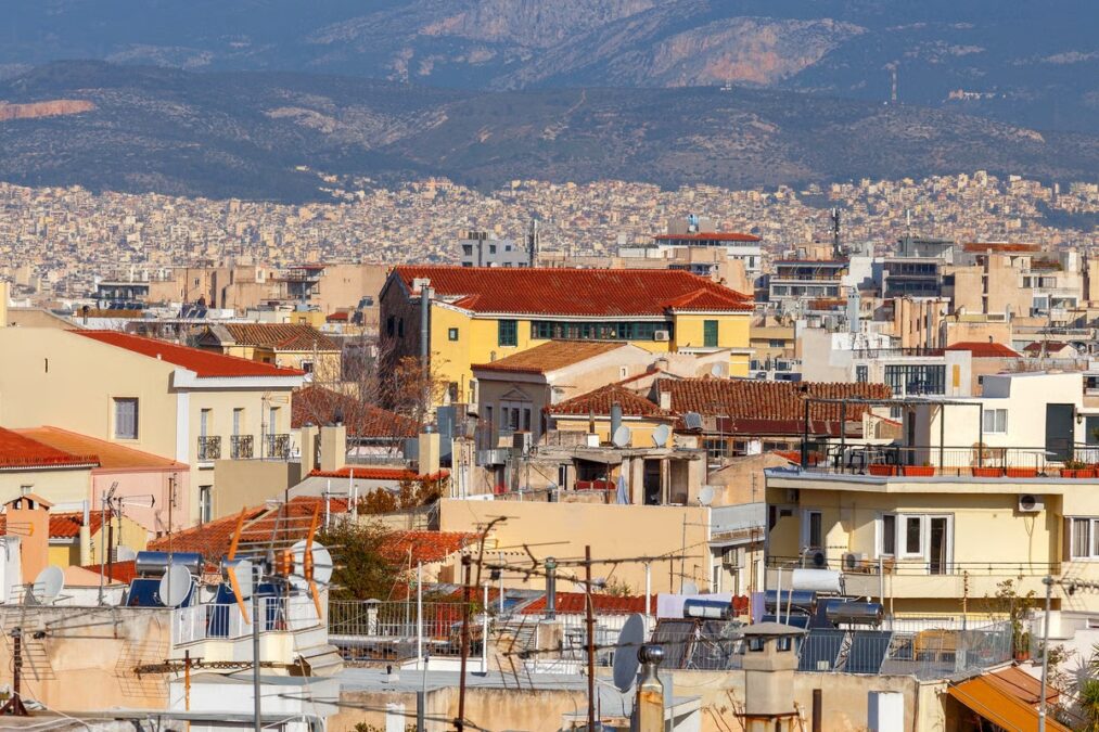 «Ανακαίνιση Κατοικίας»: Διευρύνονται τα κριτήρια για τις κλειστές κατοικίες – Ποιοι μπαίνουν πλέον στο πρόγραμμα