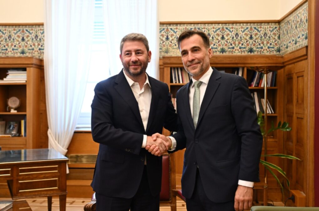 Ανδρουλάκης για Χουρδάκη: «Χαίρομαι γιατί ενώνουμε τις δυνάμεις μας για την πολιτική αλλαγή που έχει ανάγκη ο τόπος»