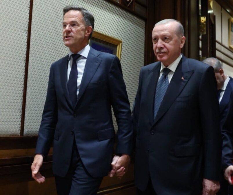“Χέρι-χέρι” Ρούτε και Ερντογάν στη Σύνοδο του ΝΑΤΟ: Στο τραπέζι τα F-35 της Τουρκίας – “Πάω να δω τον φίλο μου”, λέει ο Τραμπ