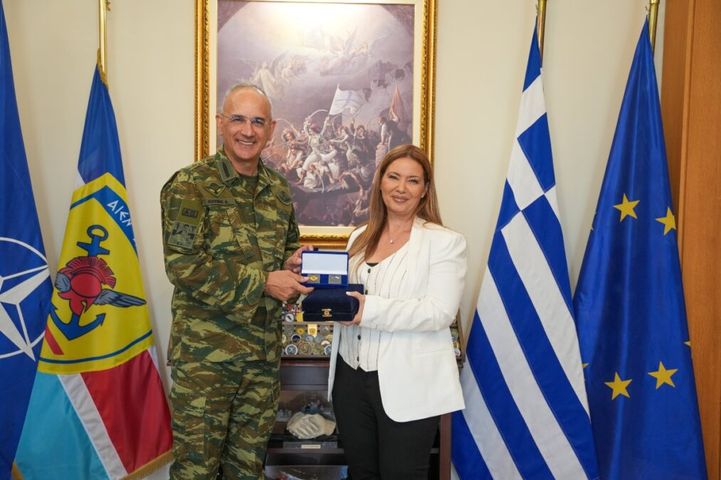 Συνάντηση Αρχηγού ΓΕΕΘΑ και της νέα πρέσβης του Ισραήλ: Θα συνεχίσουμε να εμβαθύνουμε τη συνεργασία μας