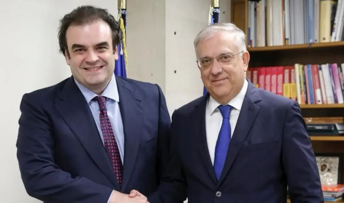 Συνάντηση Θεοδωρικάκου-Πιερρακάκη: “Στόχος η ενίσχυση του εισοδήματος των οικογενειών και η στήριξη των παραγωγικών επενδύσεων”