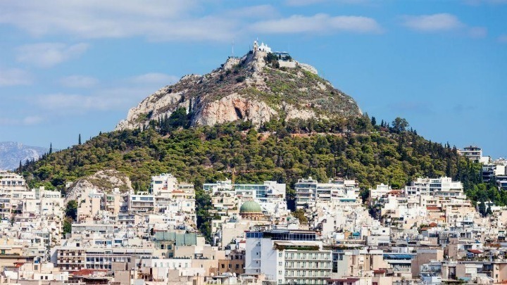 Ανοιχτός ο Λόφος Λυκαβηττού από σήμερα τα μεσάνυχτα – Κλειστός παραμένει ο Λόφος Φινόπουλου