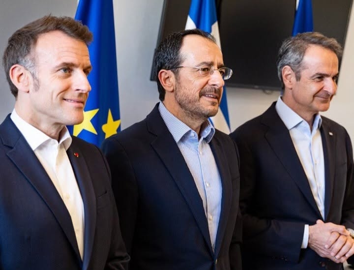 Συμφώνησαν Χριστοδουλίδης, Μητσοτάκης, Μακρόν: Επανεκκίνηση καλωδίου με navtex και γαλλικά πλοία για έρευνα