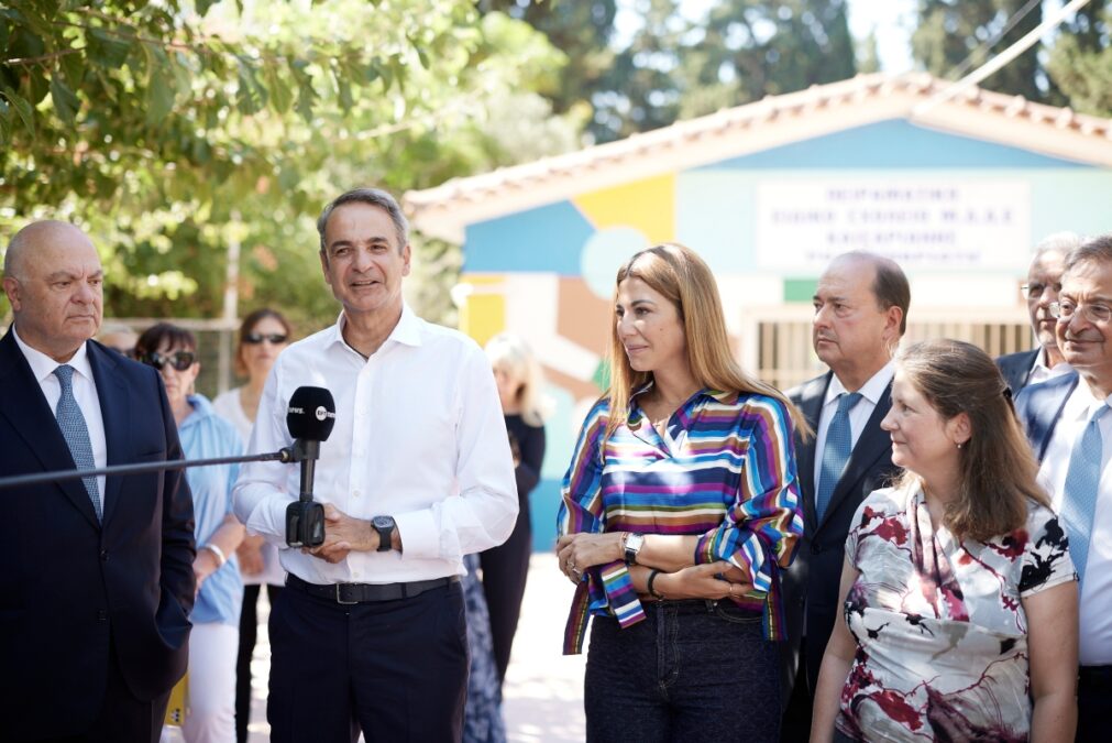 Στο Ειδικό Σχολείο Καισαριανής που ανακαινίστηκε με το «Μαριέττα Γιαννάκου» ο Μητσοτάκης: Επιβράβευσή μας τα χαμόγελα των παιδιών
