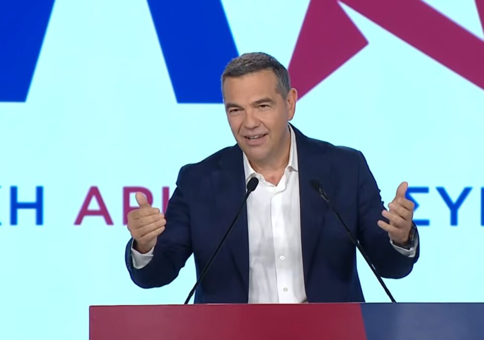 Τσίπρας: Κατώτατος μισθός 1.000 ευρώ, τέλος στις Πανελλαδικές, ΦΠΑ 6% στα βασικά προϊόντα και “Πατριωτική Εισφορά” (Βίντεο)