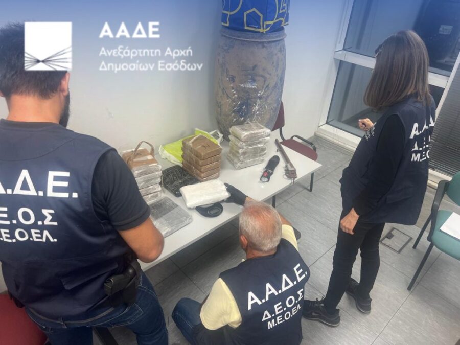 ΑΑΔΕ: Εντοπίστηκαν 26,8 κιλά κοκαΐνης κρυμμένα σε υπό ανέγερση οίκημα