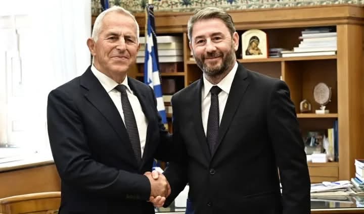 Ανακοινώθηκε στην Ολομέλεια της Βουλής η ένταξη του Ευάγγελου Αποστολάκη στην ΚΟ του ΠΑΣΟΚ
